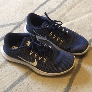 Nike gym shoes